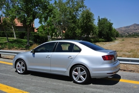 2015-vw-jetta-gli-qt-7-600-001