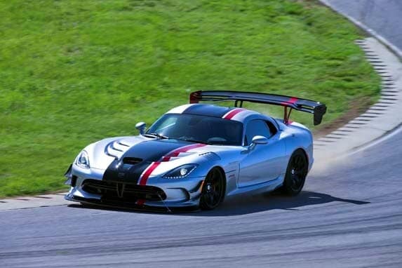 2016-dodge-viper-acr-unveiled-10-600-001