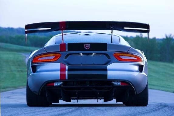 2016-dodge-viper-acr-unveiled-13-600-001