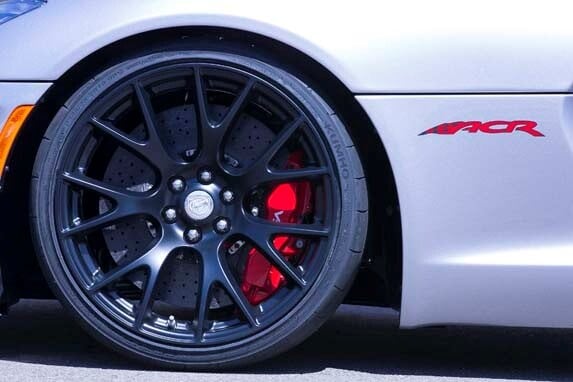 2016-dodge-viper-acr-unveiled-20-600-001