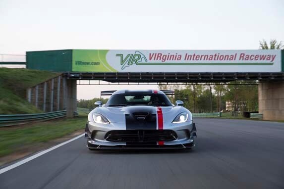 2016-dodge-viper-acr-unveiled-4-600-001
