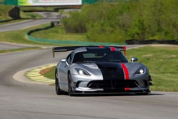 2016-dodge-viper-acr-unveiled-6-600-001