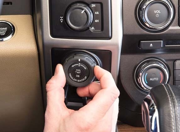 2016-ford-f-150-to-offer-pro-trailer-backup-assist-feature-control-knob-detail1-600-001