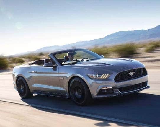 2016-ford-mustang-gt-convertible-performance-package-front-action-600-001