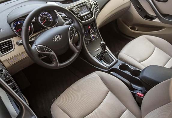 2016-hyundai-elantra-value-edition-sedan-interior-front-detail1-600-001