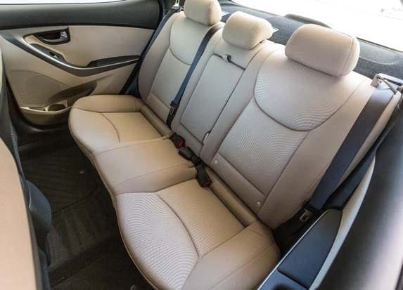2016-hyundai-elantra-value-edition-sedan-interior-rear-detail1-600-001