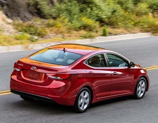 2016-hyundai-elantra-value-edition-sedan-rear-action1-600-001