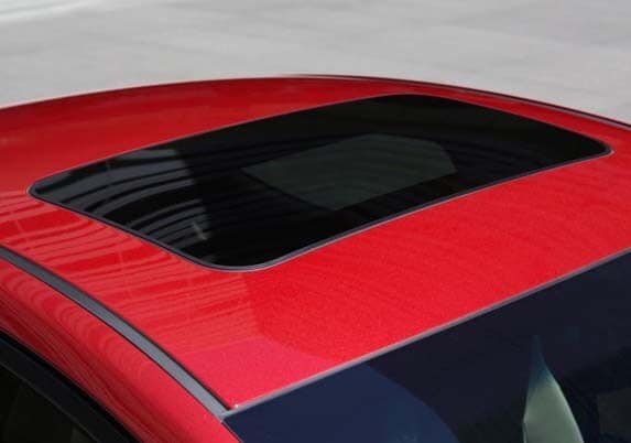 2016-hyundai-elantra-value-edition-sedan-sunroof-detail1-600-001