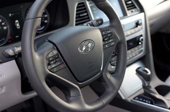 2016-hyundai-sonata-plug-in-hybrid-11-600-001