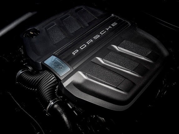 2016-porsche-cayenne-gts-white-engine-573-600-001