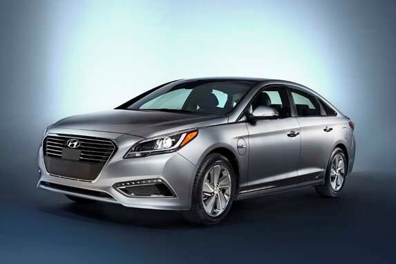 2016-sonata-hybrid-phev-3-600-001