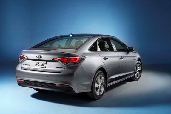2016-sonata-hybrid-phev-5-600-001