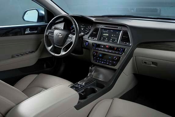 2016-sonata-hybrid-phev-6-600-001