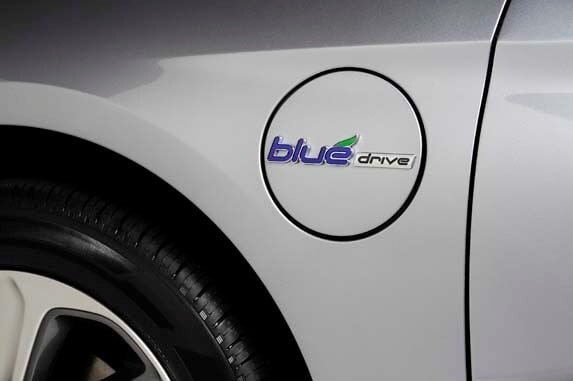 2016-sonata-hybrid-phev-9-600-001
