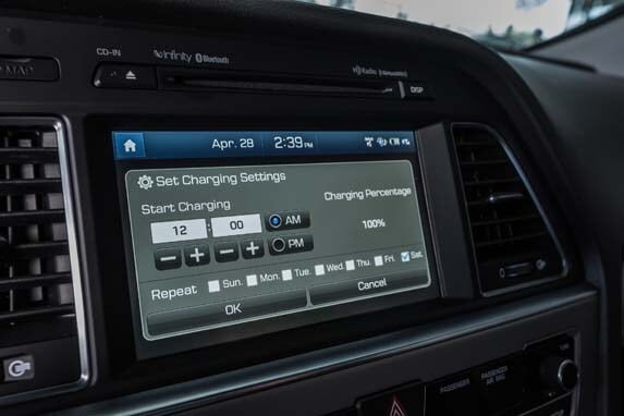 2016-sonata-hybrid-phev_interior-13-600-001