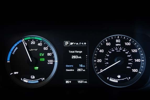 2016-sonata-hybrid-phev_interior-20-600-001