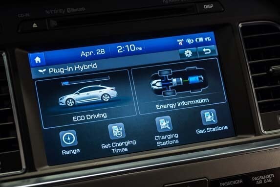 2016-sonata-hybrid-phev_interior-3-600-001
