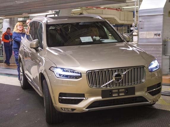 2016-volvo-xc90-front-static-torslanda-assembly-line1-lead-600-001