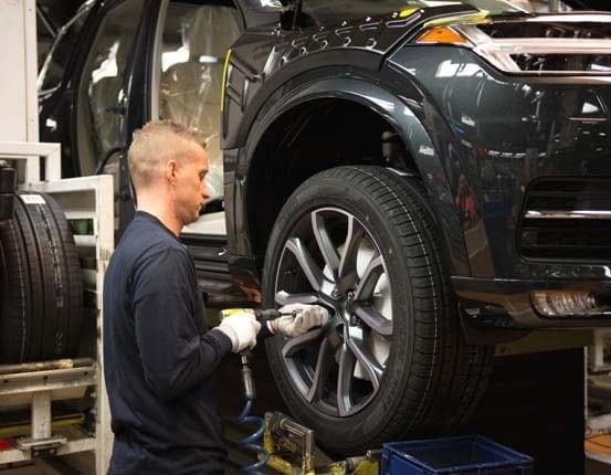 2016-volvo-xc90-wheels-on-torslanda-assembly-line1-lead-600-001