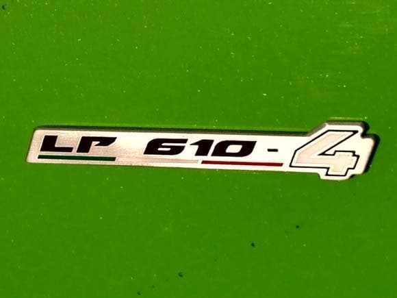 huracan-badge-2-600-001