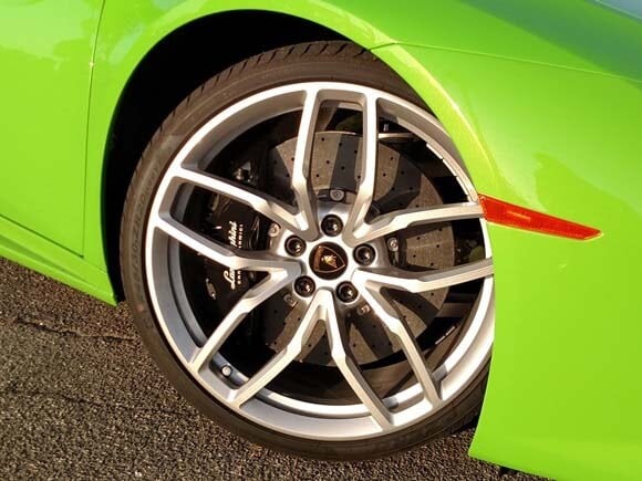 huracan-wheel-2-600-001