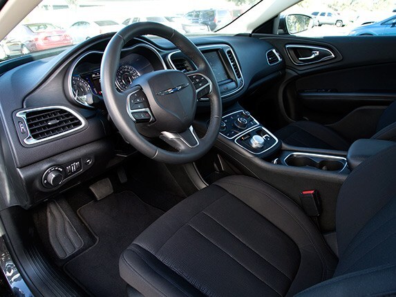 midsize-sedan-comparison-test-2015-chrysler-200-02-600-001