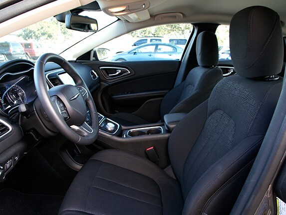 midsize-sedan-comparison-test-2015-chrysler-200-03-600-001
