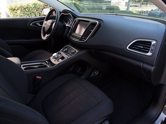 midsize-sedan-comparison-test-2015-chrysler-200-05-600-001