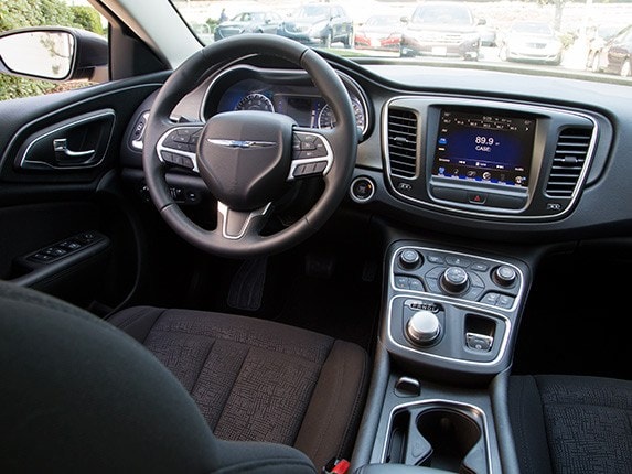 midsize-sedan-comparison-test-2015-chrysler-200-09-600-001