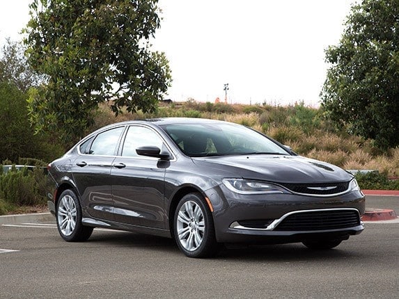 midsize-sedan-comparison-test-2015-chrysler-200-17-600-001