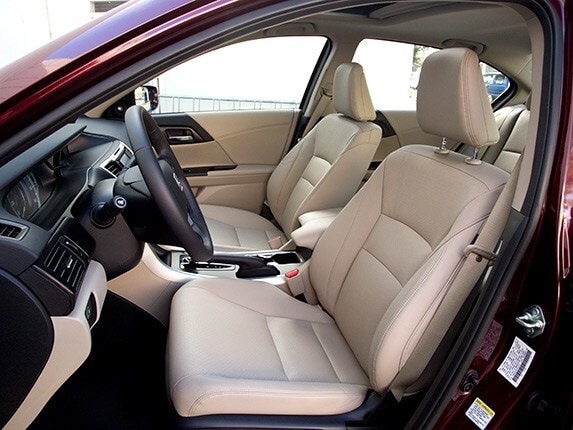 midsize-sedan-comparison-test-2015-honda-accord-01-600-001