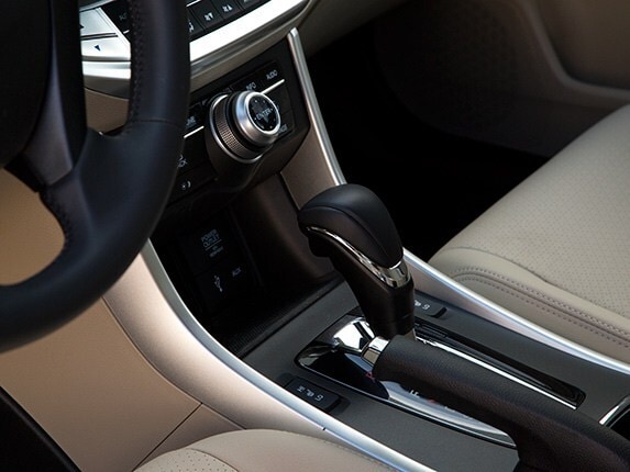midsize-sedan-comparison-test-2015-honda-accord-04-600-001