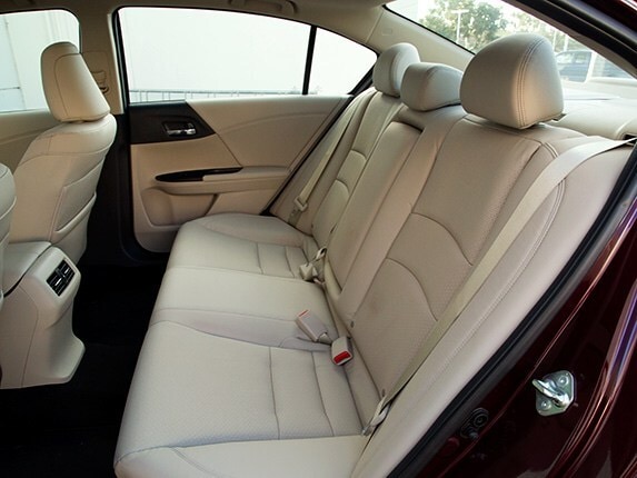 midsize-sedan-comparison-test-2015-honda-accord-06-600-001
