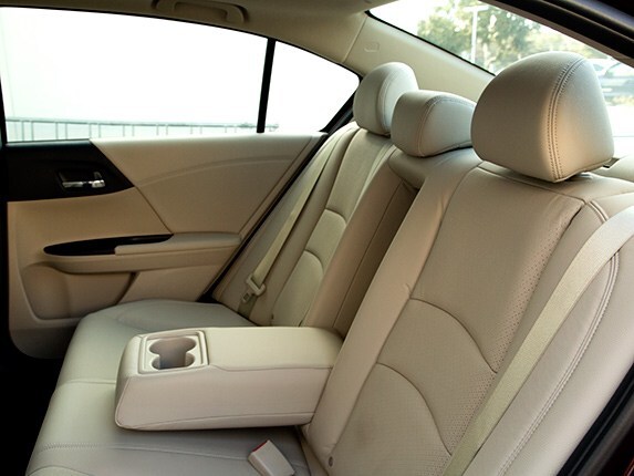 midsize-sedan-comparison-test-2015-honda-accord-07-600-001