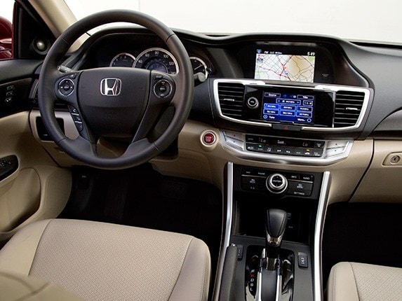 midsize-sedan-comparison-test-2015-honda-accord-08-600-001