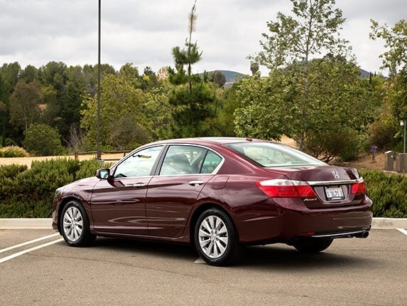 midsize-sedan-comparison-test-2015-honda-accord-19-600-001