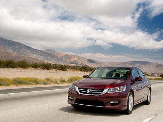 midsize-sedan-comparison-test-2015-honda-accord-21-600-001
