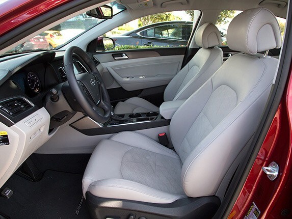 midsize-sedan-comparison-test-2015-hyundai-sonata-04-600-001