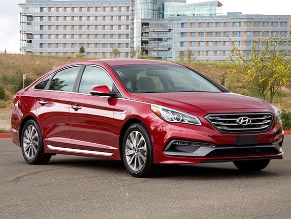 midsize-sedan-comparison-test-2015-hyundai-sonata-15-600-001