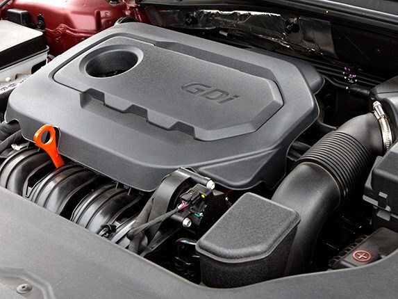 midsize-sedan-comparison-test-2015-hyundai-sonata-20-600-001