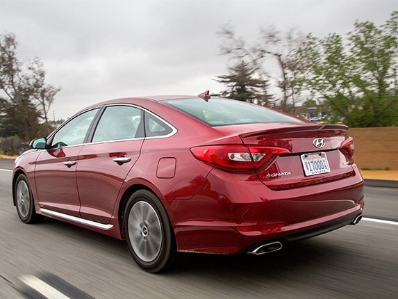 midsize-sedan-comparison-test-2015-hyundai-sonata-25-600-001