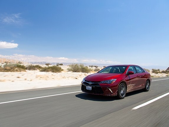 midsize-sedan-comparison-test-2015-toyota-camry-20-600-001