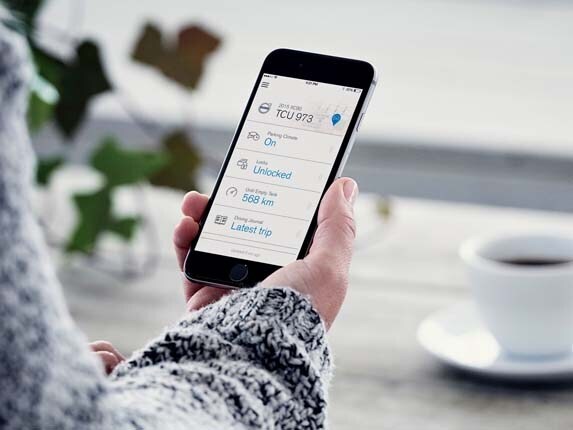 volvo-on-call-app-on-an-ios-phone1-600-001