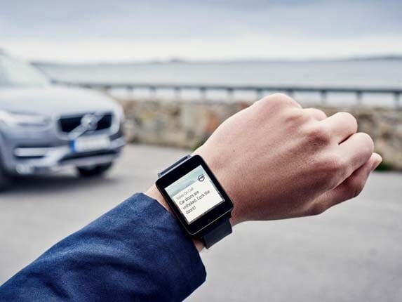 volvo-on-call-app-on-the-androiod-wear-watch1-lead-600-001