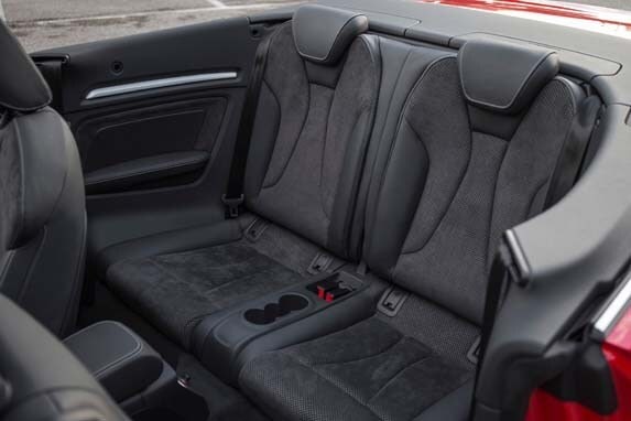 2015-audi-a3-cabriolet-interior-detail-02-600-001