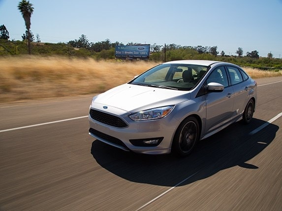 2015-ford-focus-compact-car-comparison-01-600-001