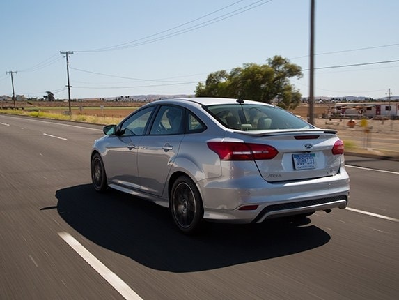 2015-ford-focus-compact-car-comparison-03-600-001