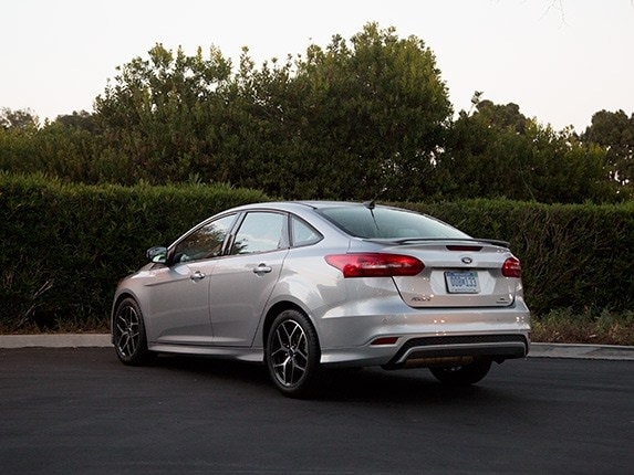 2015-ford-focus-compact-car-comparison-09-600-001