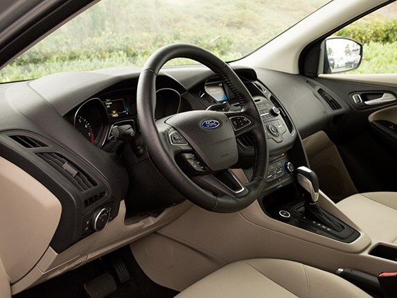 2015-ford-focus-compact-car-comparison-12-600-001