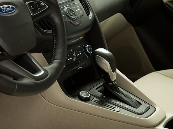 2015-ford-focus-compact-car-comparison-14-600-001